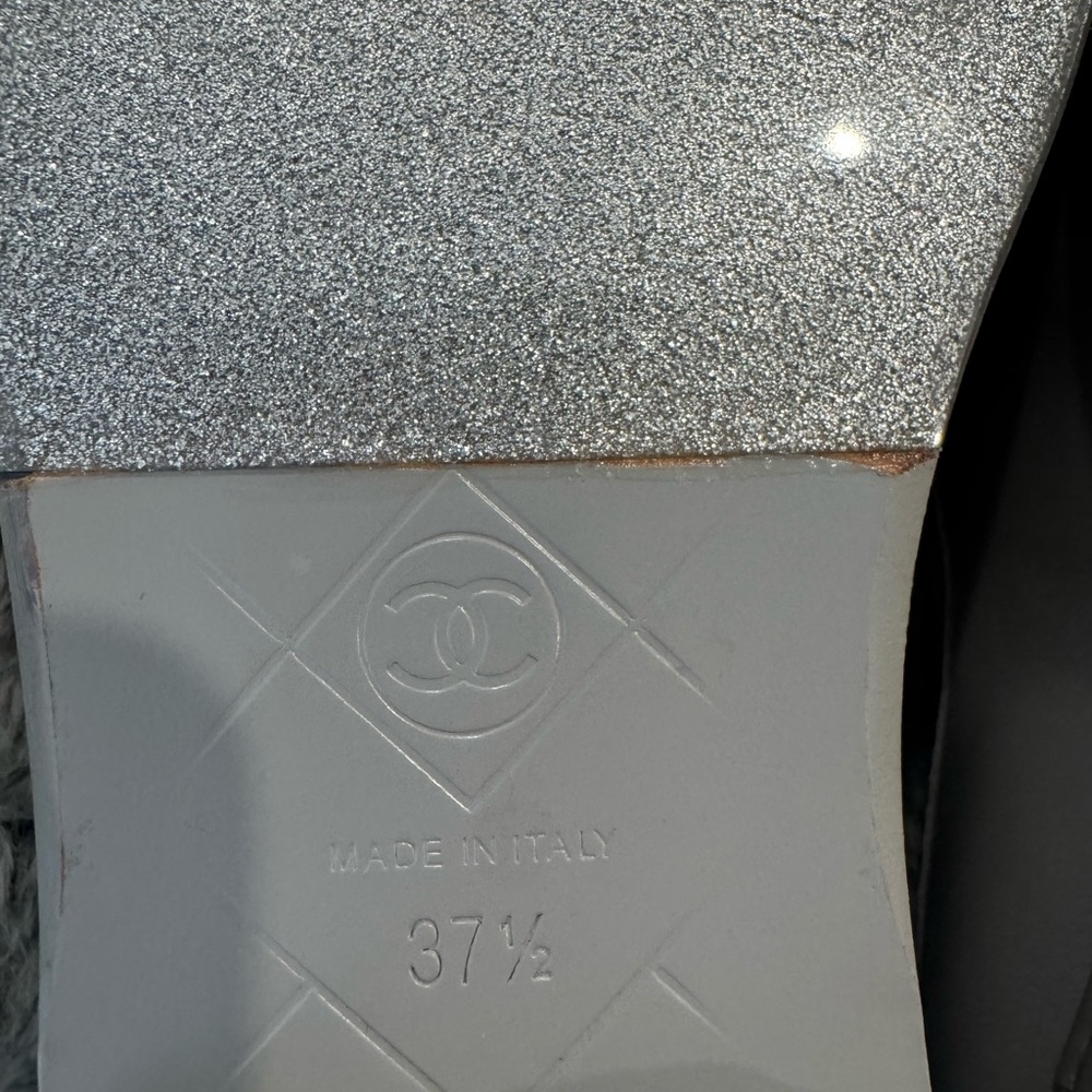 Chanel 21B Grey Quilted Flap Turnlock CC Logo Silver Mule Slip Flat Loafer 37.5 - Picture 12 of 12